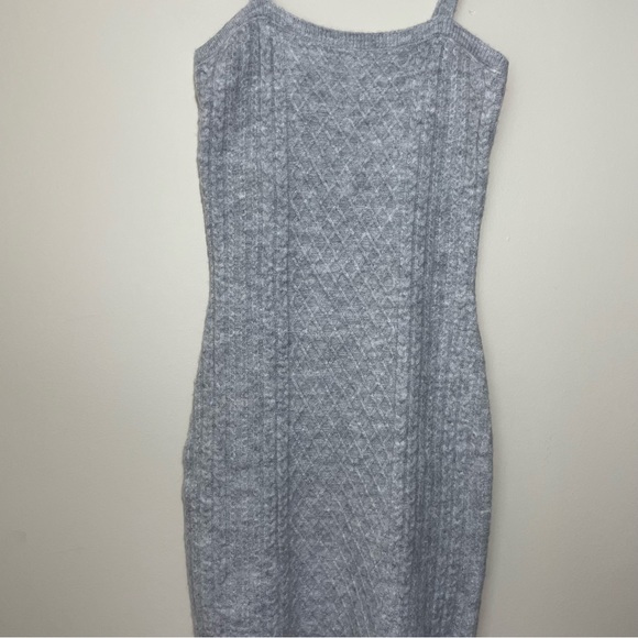 House of Harlow Bodycon Cable Knit Midi Dress - Picture 3 of 6